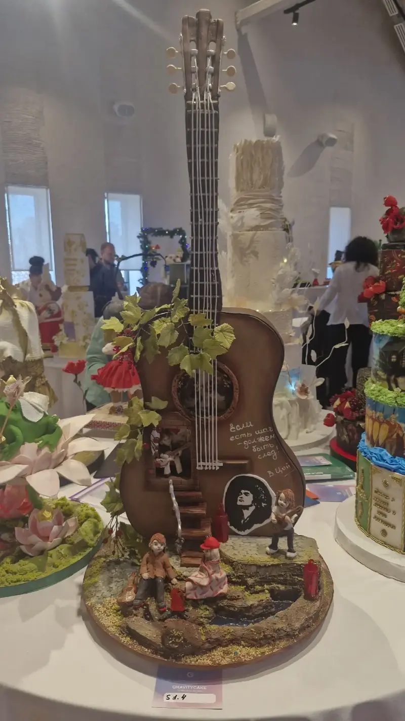 Обменяла пост чиновницы на бисквит и крем: как начальница Центра занятости из Дубовского стала кондитером и тихо покорила Ростовскую область